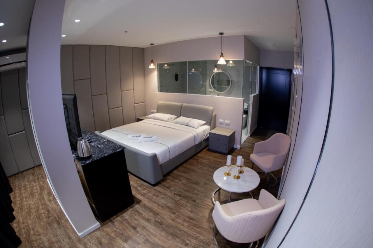 Royal Hotel Rishon LeZion Bagian luar foto